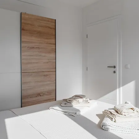 Apartament Lacic *